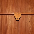 5b.Interior clothes rod detail